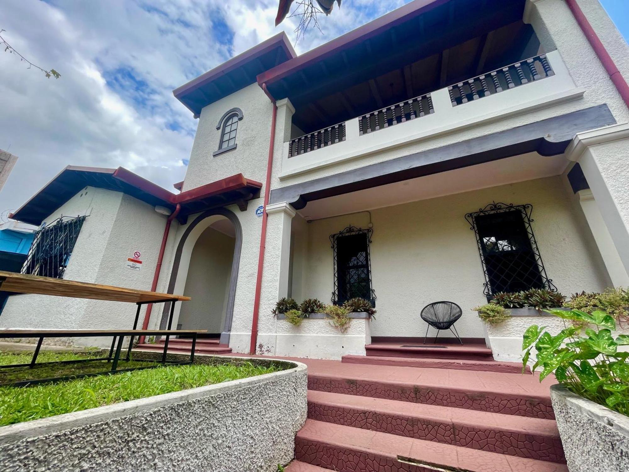 Costa Rica Guesthouse Сан-Хосе Экстерьер фото